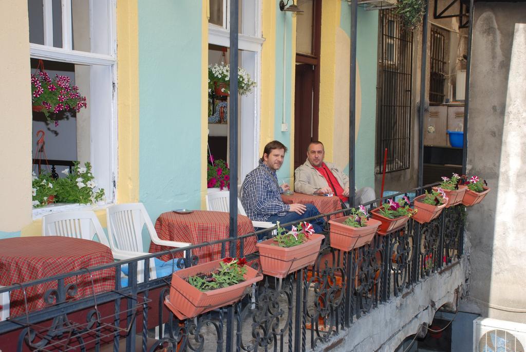 Central Station Hostel Belgrade Extérieur photo